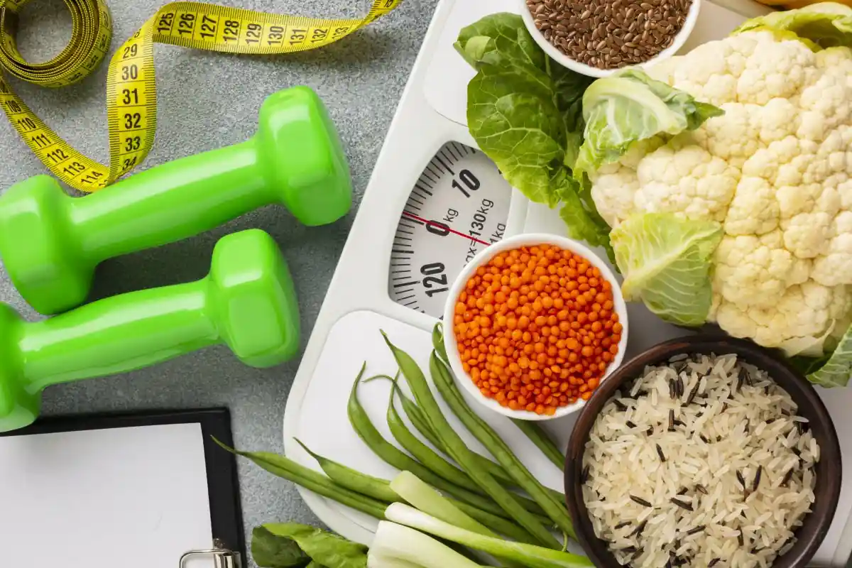 Bathroom scale with weights and food